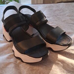 Sorel Kinetic Impact Slingback Sandals Women’s Size 9. 5 Platform Block Heel